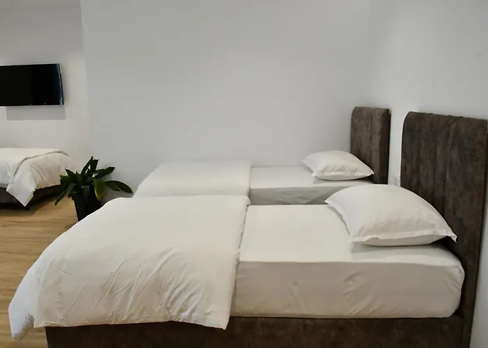 Elite Hotel 4*