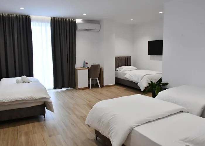Elite Hotel 4*