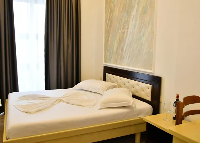 Elite Golem (Tirana)